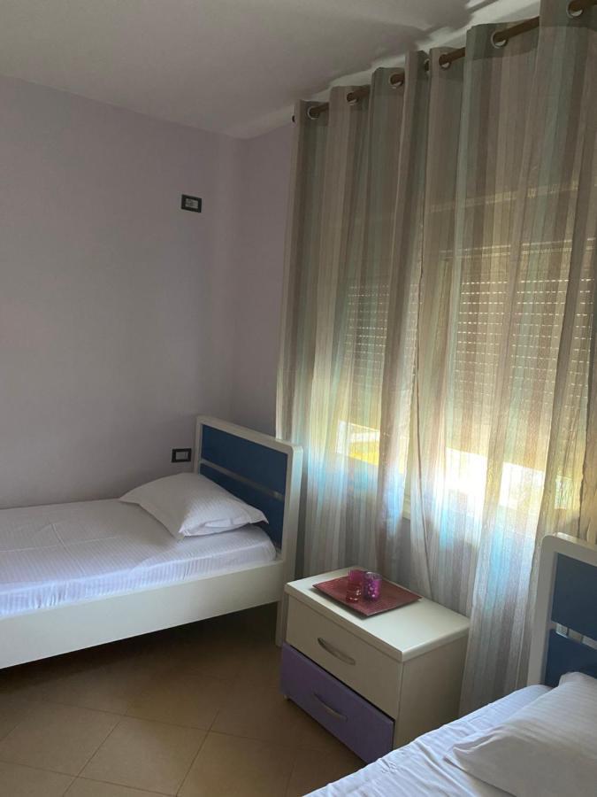 88 Apartment Himare Eksteriør bilde