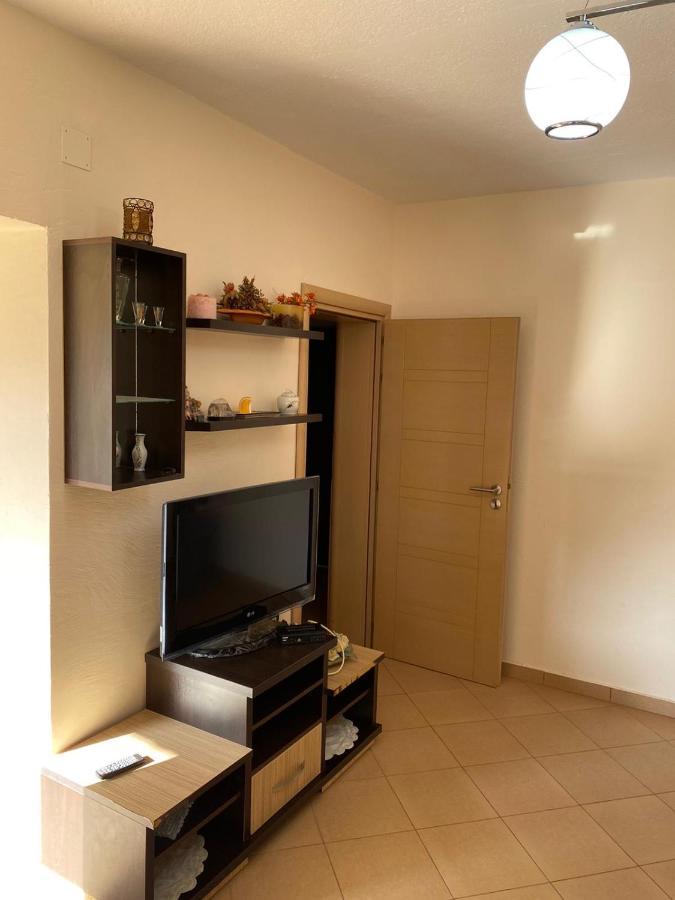 88 Apartment Himare Eksteriør bilde