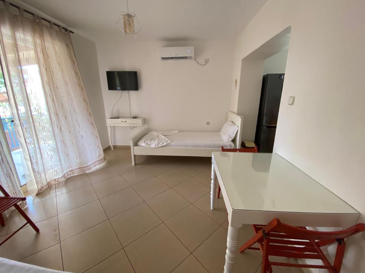 88 Apartment Himare Eksteriør bilde