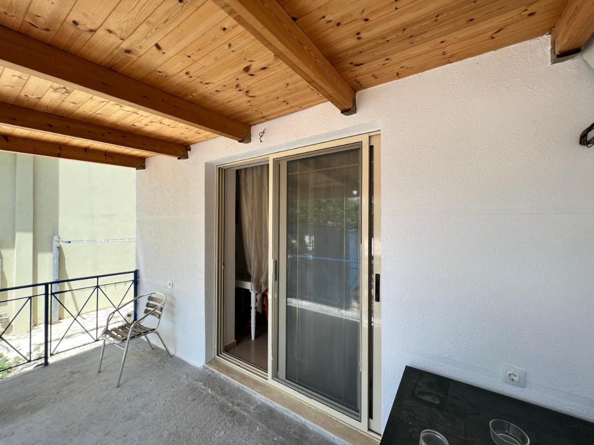 88 Apartment Himare Eksteriør bilde