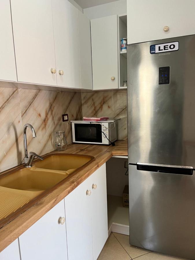 88 Apartment Himare Eksteriør bilde
