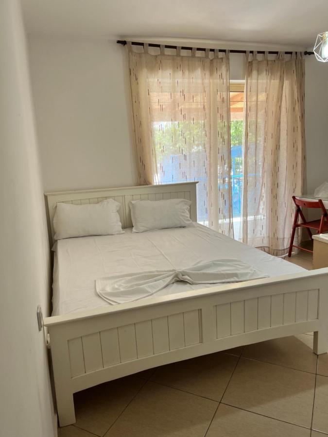 88 Apartment Himare Eksteriør bilde